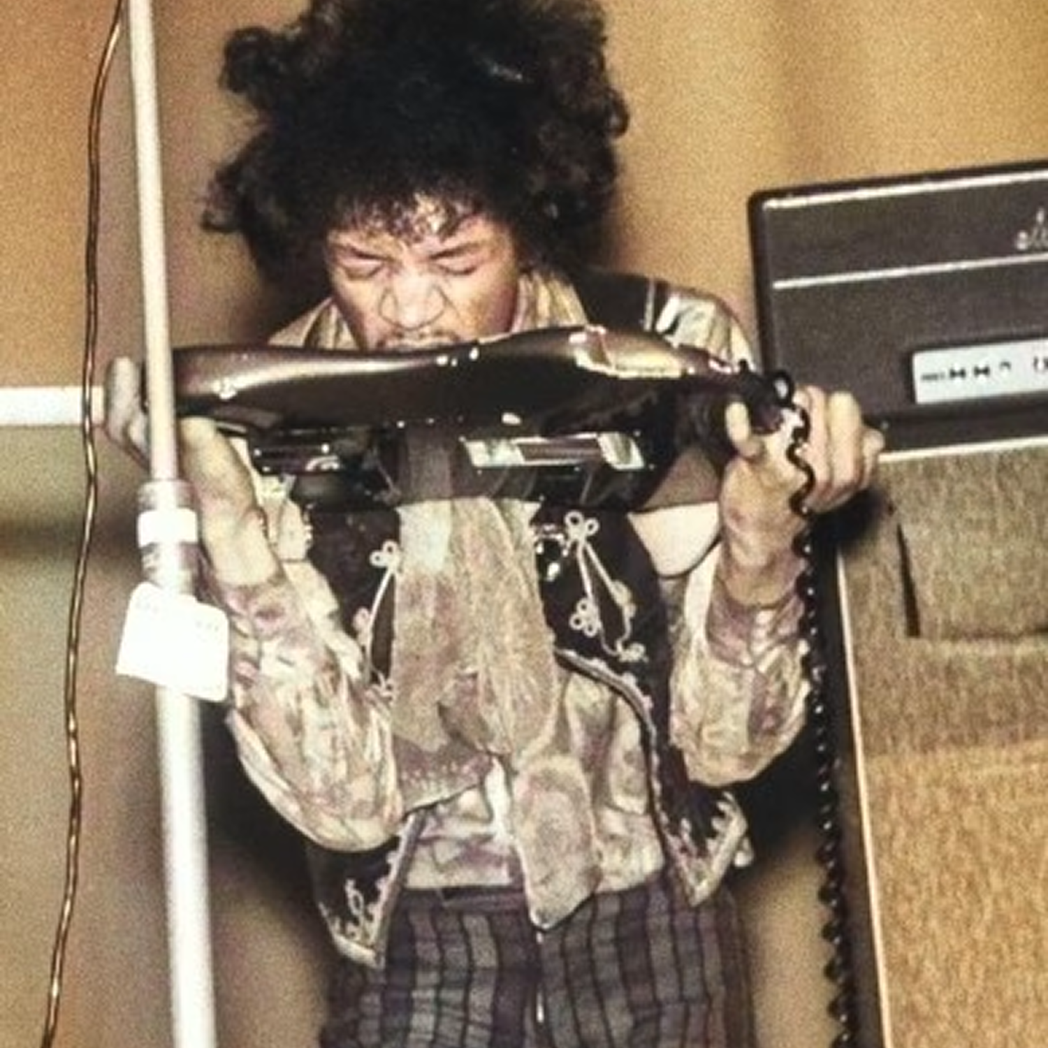 1966：吉米·亨德里克斯（Jimi Hendrix）让 MARSHALL 走向世界